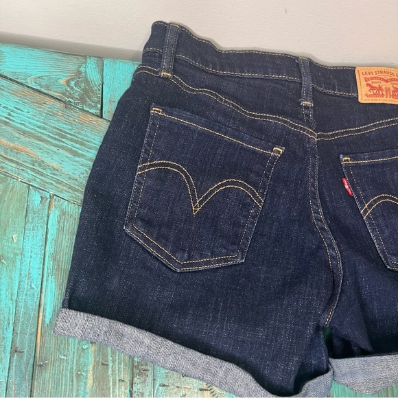 Levi's Mid Length Shorts Dark wash Rolled Cuffs Size 26 - Picture 6 of 12